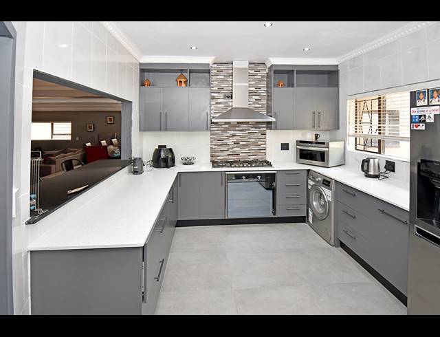 4 BEDROOM FREEHOLD FOR SALE IN HIGHWAY GARDENS